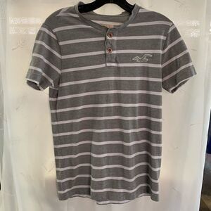 Hollister t-shirt s grey stripes 2 buttons upfront